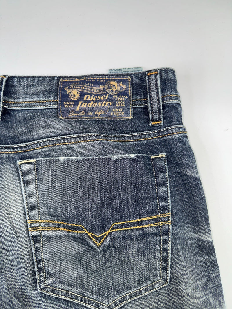 Diesel Viker Vintage Straight Leg Jeans W34 L34 Dark Blue
