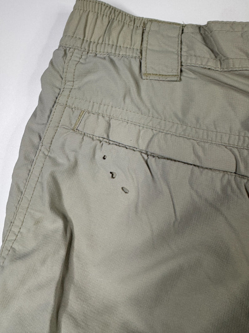 Columbia Titanium Cargo Shorts Vintage Y2K Grey Outdoor Hiking L Nylon