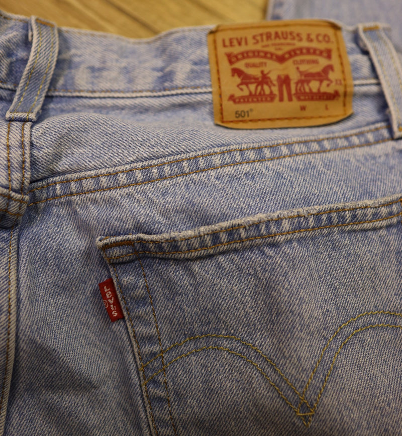 Levi's 501 Jeans W27 L30 Hellblau Vintage Straight Leg Denim Damen