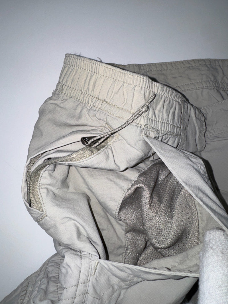 Columbia Titanium Cargo Shorts Vintage Y2K Grey Outdoor Hiking L Nylon