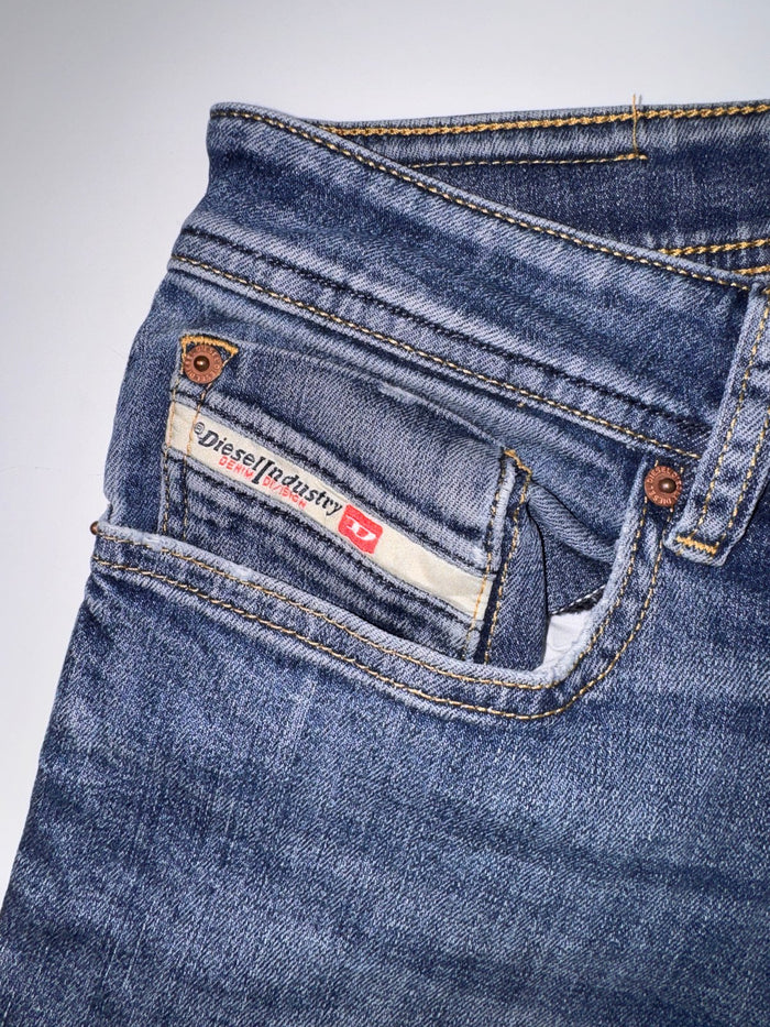 Diesel jeans niebieski 34